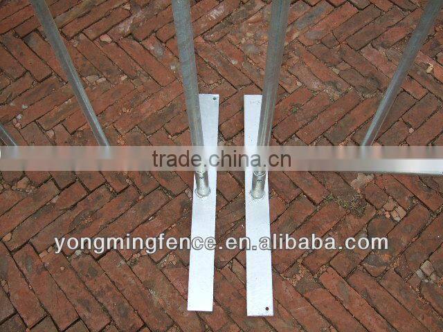 Metal crowd control barrier holder
