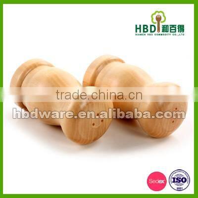 High quality wood salt and pepper shaker set