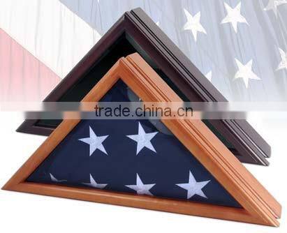 Customize High-grade triangle wooden flag box