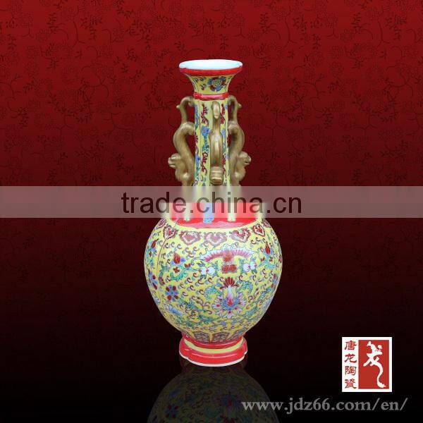 Dragon design gold plated black Chinese vase with lid