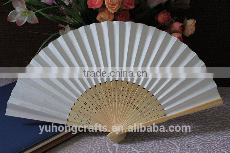China Traditional Elegant Paper Folding Hand Fan