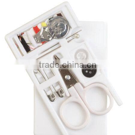 Pocket mini sewing kit