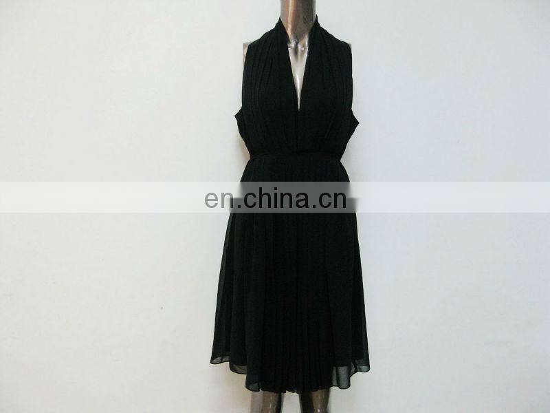 Pleated ladies sleeveless black chiffon open breast dress
