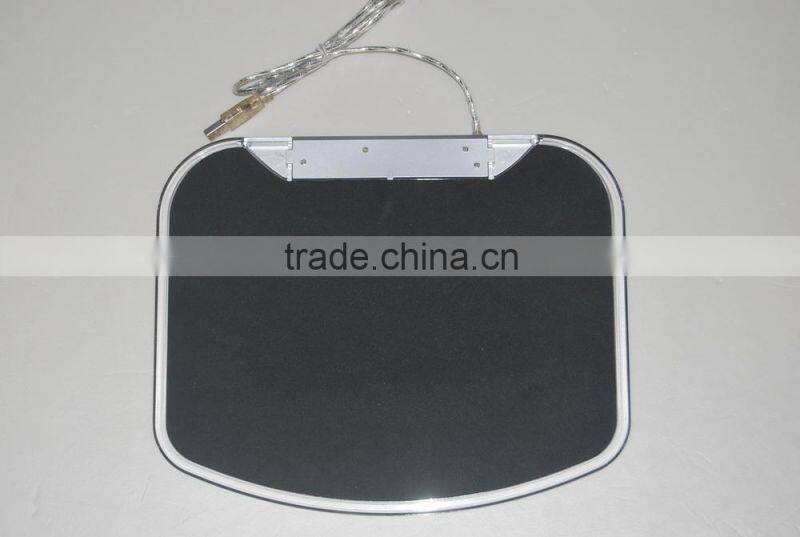 Muti-function Mouse Pad with 4-Port USB2.0 Hub show Blue LED Lighting