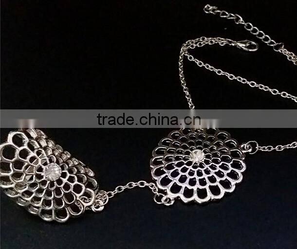 Latest gold finger ring designs hollow sun shape gold women's finger ring bracelet