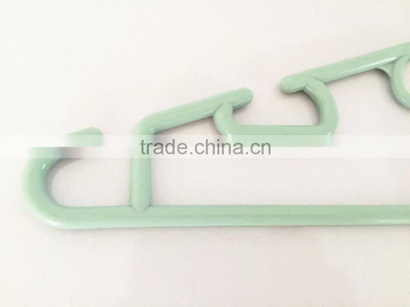 factory price custom plastic break away hangers