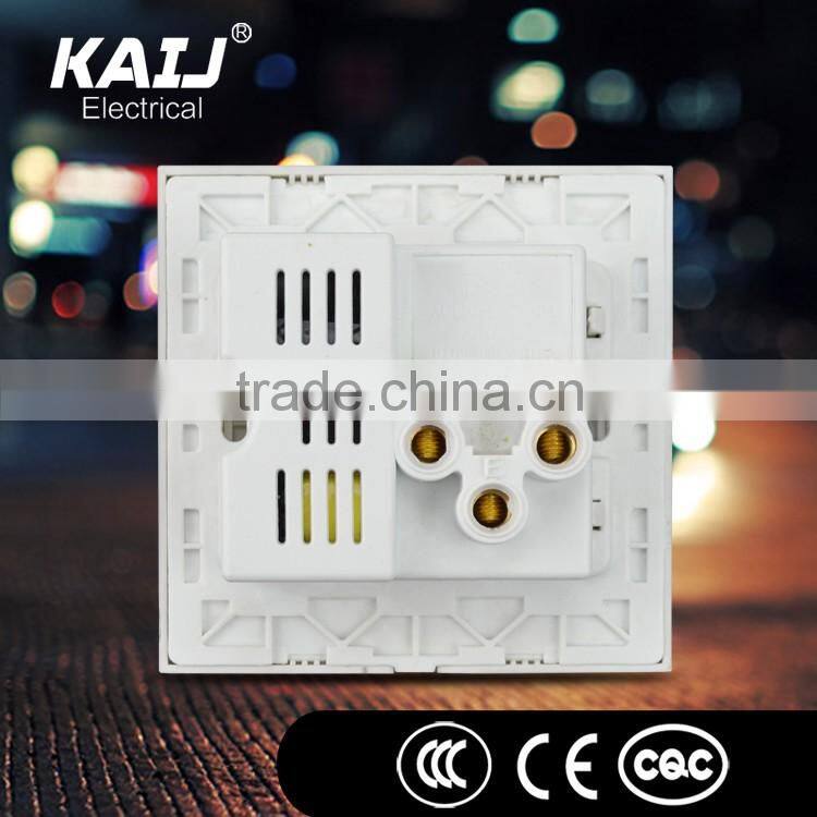 Wall mounted British standard 3 pin wall socket with network outlet