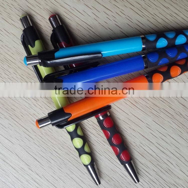 2016 New products on china market black color grip and clip multi color plastic pen