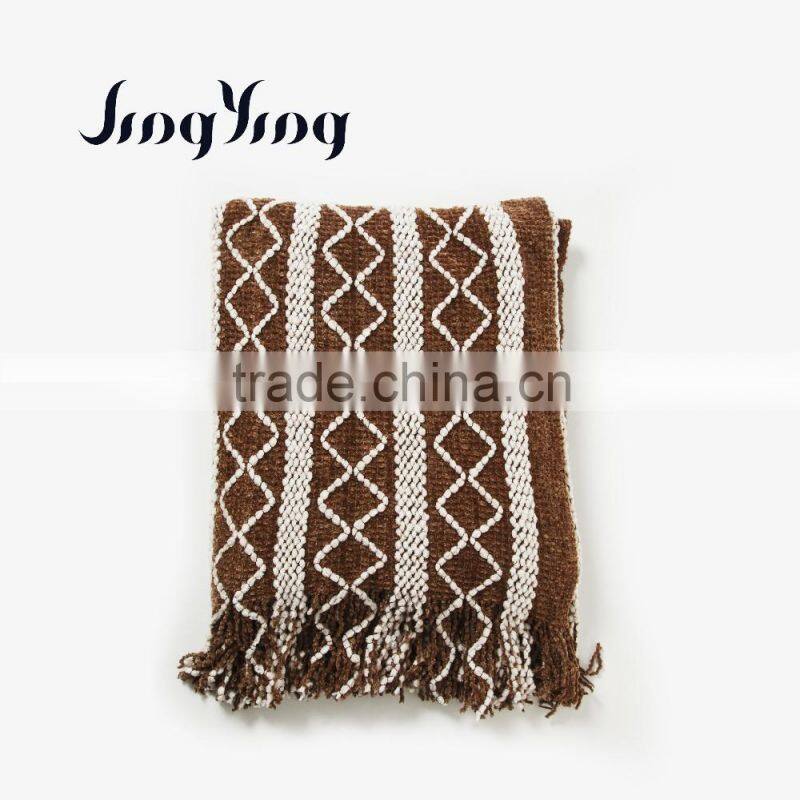 Chinese factory acrylic white/brown color jacquard crochet blanket with short tassels