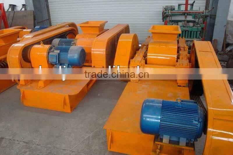 Double roller crusher for brick making