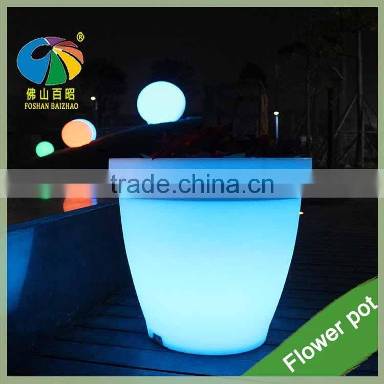 New Products High Quality Light Up Outdoor Furniture LED Flower Pot Color Changing Planter Illuminate Glowing Garden Pot Plastic