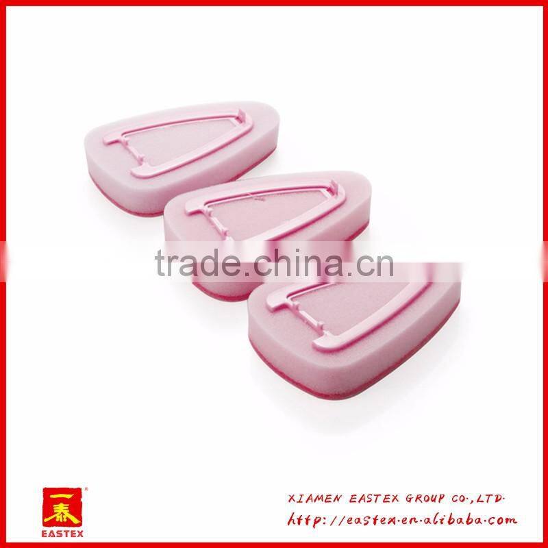 Replaceable triangle sponge brush