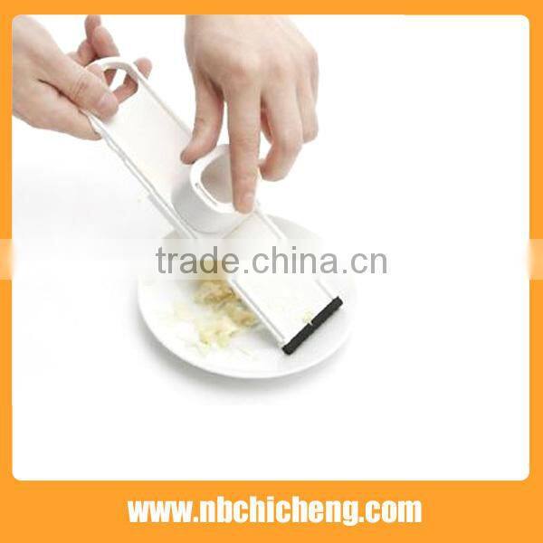 Plastic Garlic Press Slicer/Garlic Slicer/Garlic Chopper