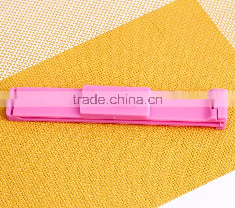 AOY15 Plastic handle hair scissors set, easy carry safty hair cutting scissors with comb