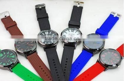 men custom face silicone watch sports silicone watch 5atm water resistant silicone watch