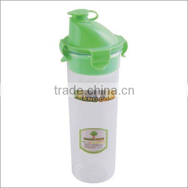 Plastic drinking cup