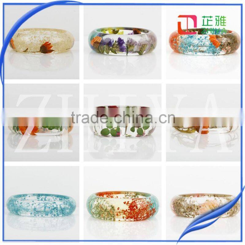 2016 Wholesale Handmade clear resin pressed dried rose flower bangle for lover's forever gift