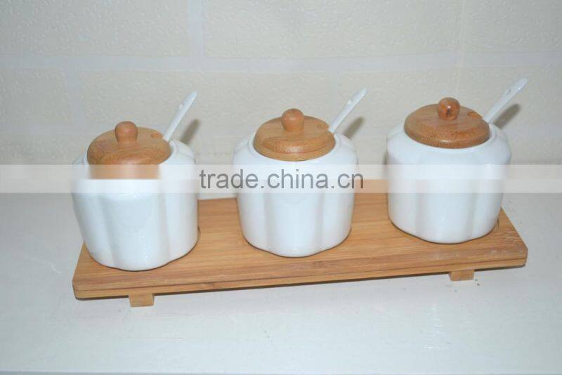 high quality wholesale ceramic spice bottles/spice racks jars wholesale/3pcs set ceramic storage jar whole sale