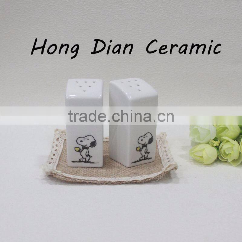 Customized logo wholesale white ceramic salt and pepper shaker set
