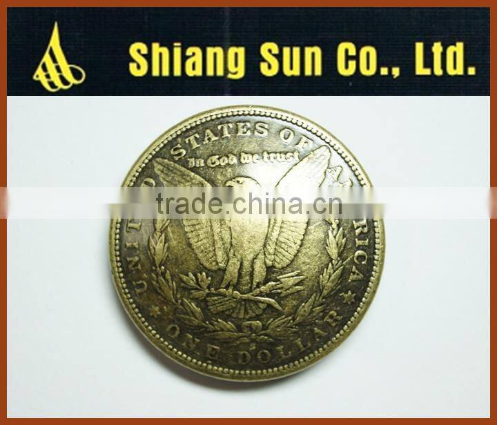 2015 Fahsion top competing price high quality custom rhinestone concho