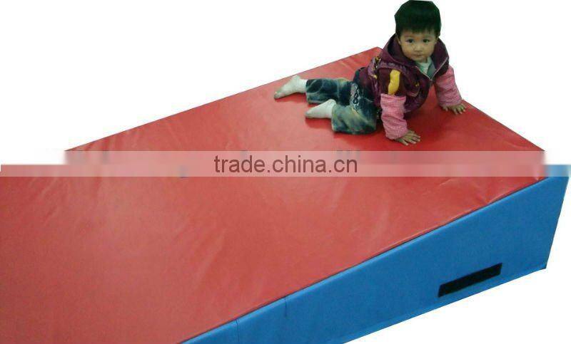 6' x 4' Gymnastics mat High Density Kids Folding Play Incline mat