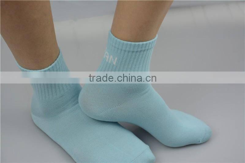 Factory Custom Cornflower Blue Solid Color Men's Ankle Socks