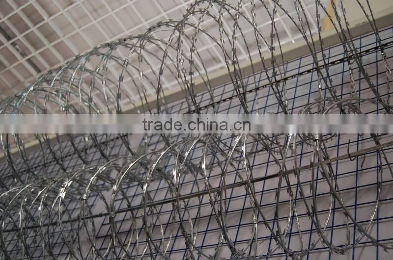 YS Factory Galvanized Barbed Razor Wire Steel Security Fencing Farm Concertina Barb