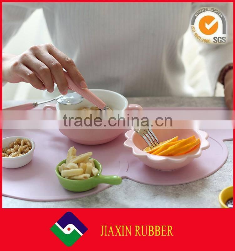 2017 New design silicone dinner placemat, waterproof baby mat for family use