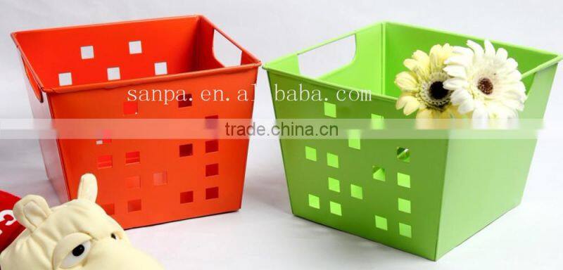 Hangzhou Supplier Fancy Metal Engraving Desk Sundry Storage Basket