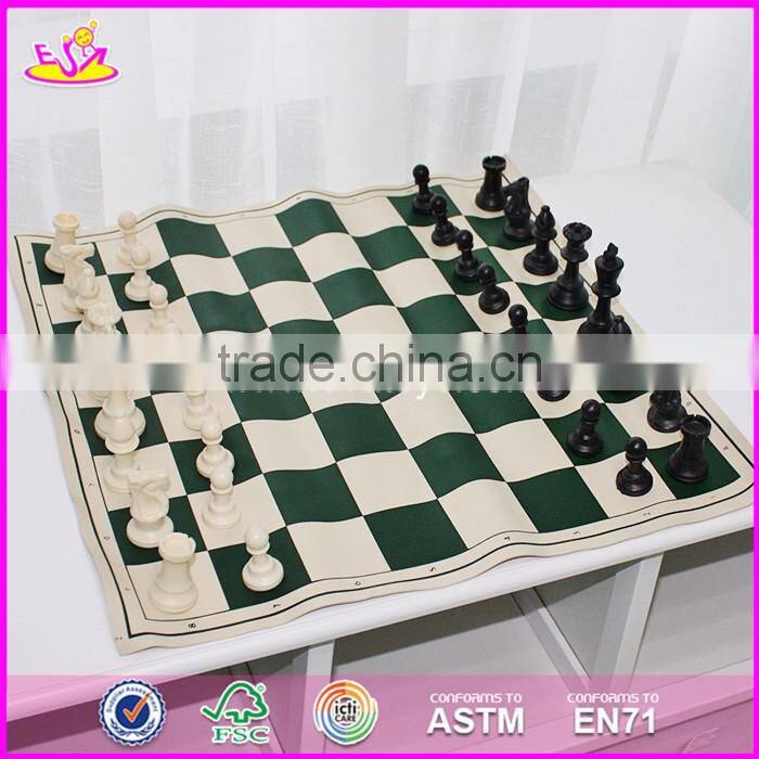 2017 Manufacturer of portable wooden travel chess set for sale W11A057