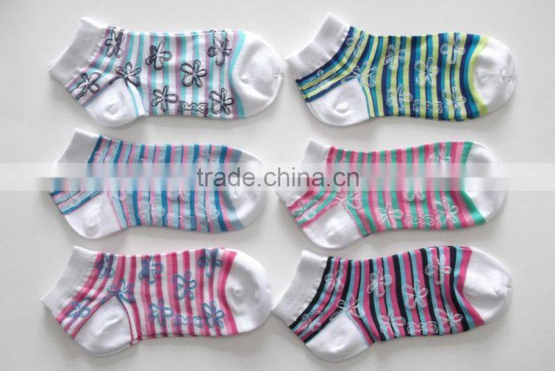 customized socks with logo