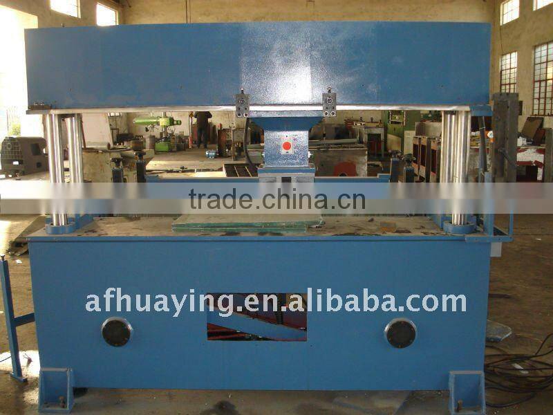 Precise four-column automatic step feeding travel head cutting machine