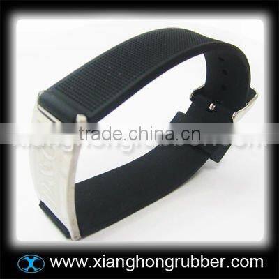 Latest design silicone bracelet with stainless steel accessoire