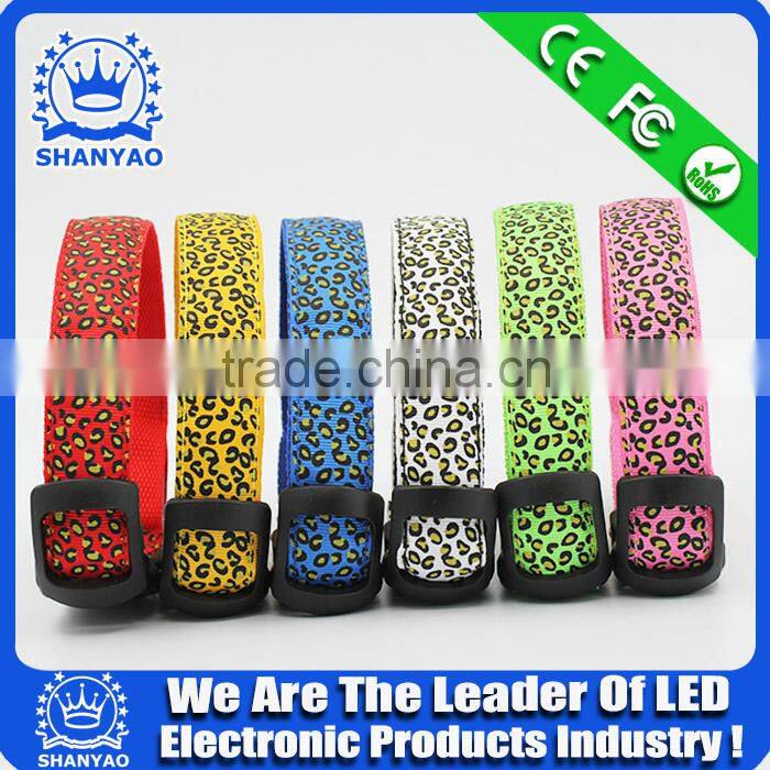 2015 Hot Selling Christmas LED Eembroidered Ppet Collar With Leopard