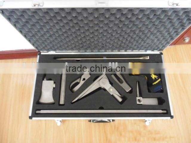 03 Manual forcible entry tools--Pry axe