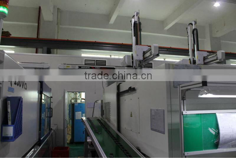 5 axis IML Robot Arm For Plastic Injection Machine