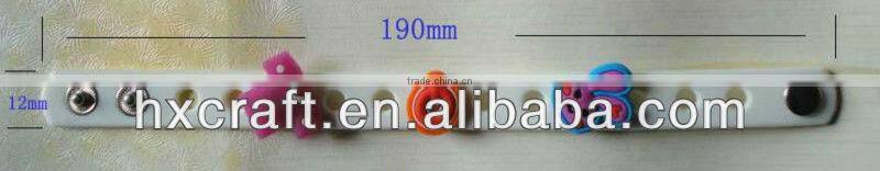 Lovely silicon bracelet with pvc charms for promotional gifts