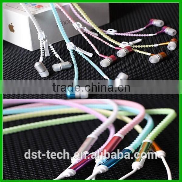 Cheap zipper glow in dark earphone for mobile phone PC