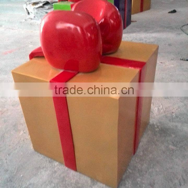 Outdoor fiberglass Christmas gold gift case