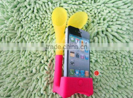 2013 new design silicone football speaker for i phone Silicone mobile phone holder horn stand