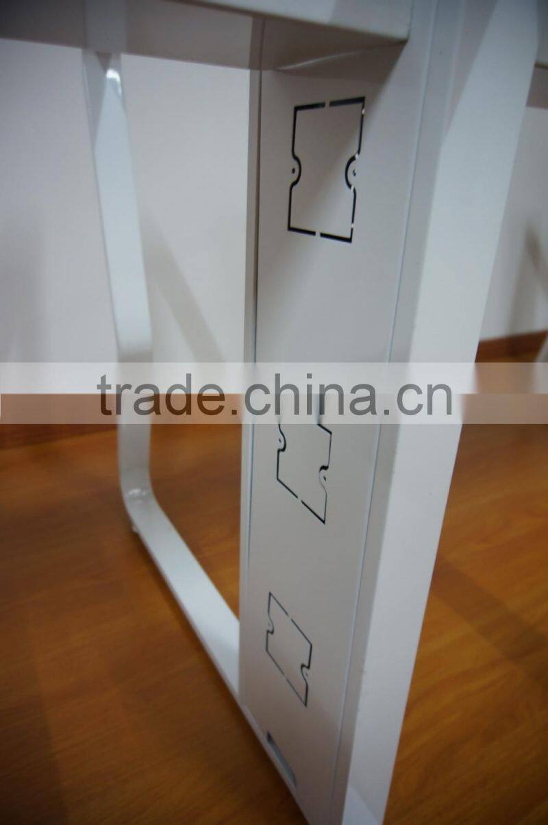 Modern Wooden 4 Seats Office Partition Workstation Office Furniture