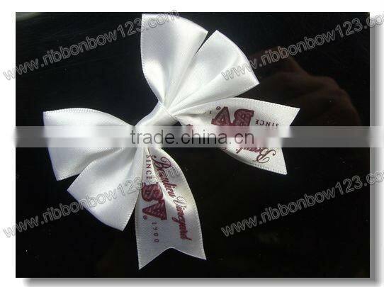 Polyester organza bow tie used on the garment