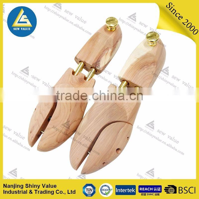 Made in China high quality aromatic red cedar wood shoe lasts in double tube