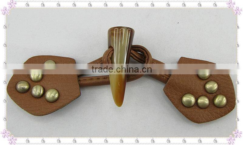 leather with horn toggle in high end quality,good price,warmly welcomed in the market