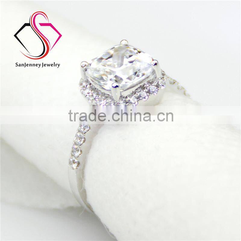 Cushion Cut Esmedora Moissanite 1.8CT 7mm Center 14k 18k White Yellow Gold Platinum Diamond Engagement Ring