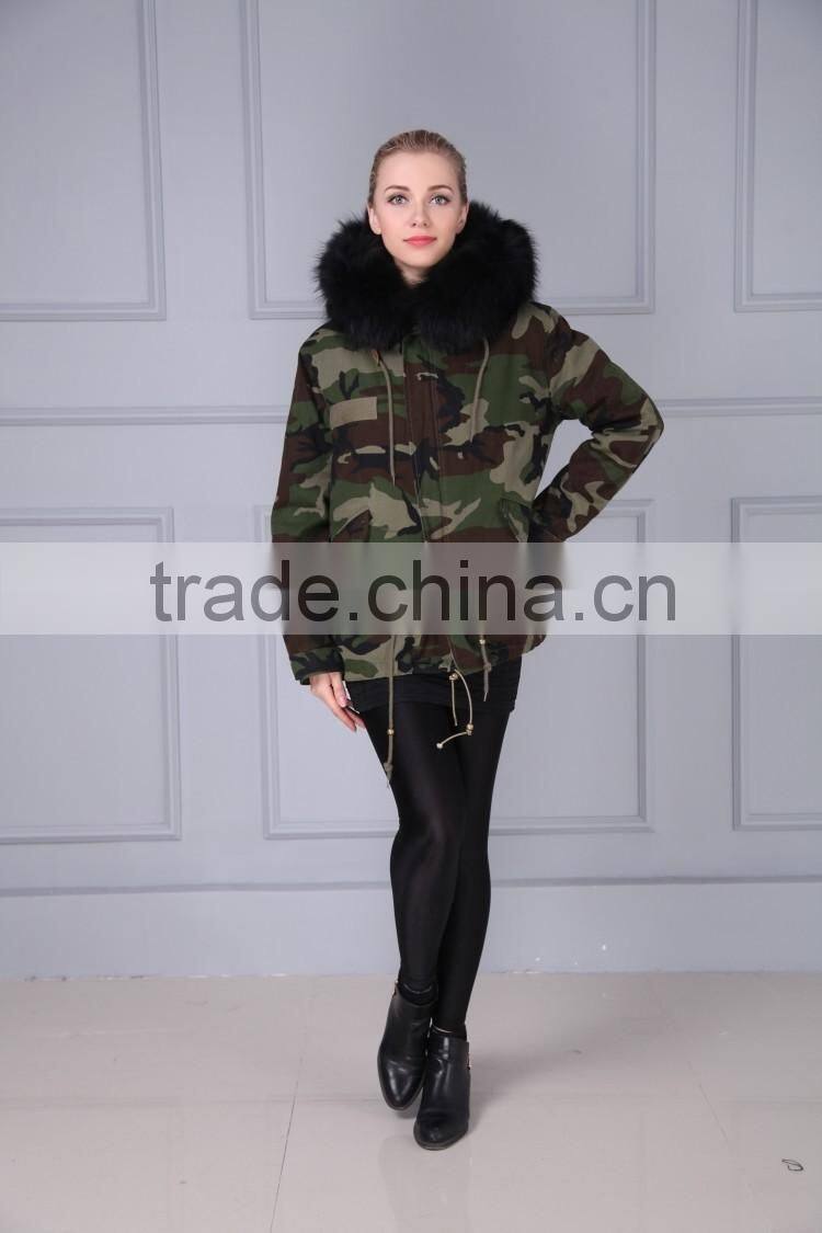 Short pattern camouflage shell black fake fur lining collar winter parka for lady