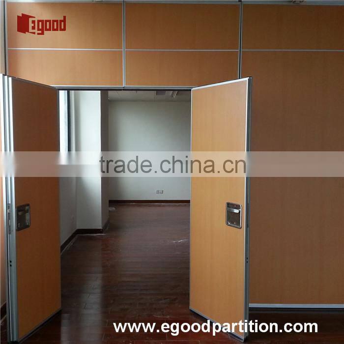 Hotel outside lobby foldable partition with double pass through door