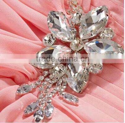 2014 New Design rhinestone flower shape applique Handmade Welding crystal trim for bridal clothing set