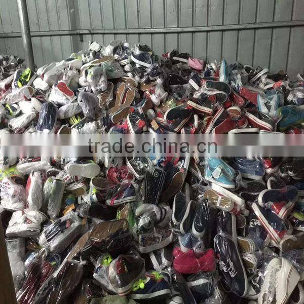 Digitally printed canvas shoes men at cheap price in yiwu wholesale