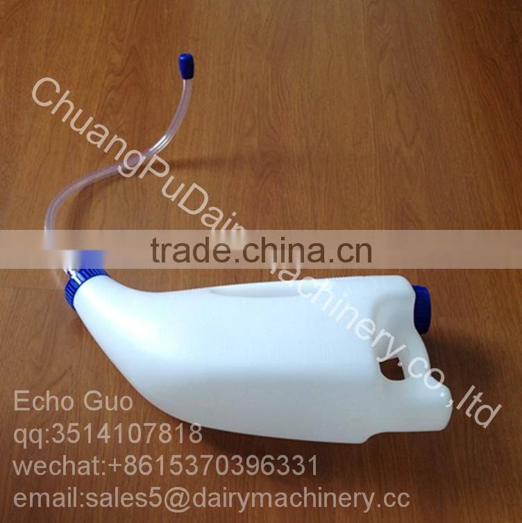 4L Plastic Calf Feeding Bottle with High Quality Rubber Nipple
